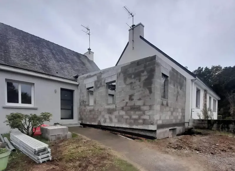 agrandissement d'une maison avec sous-sol à Merlevenez